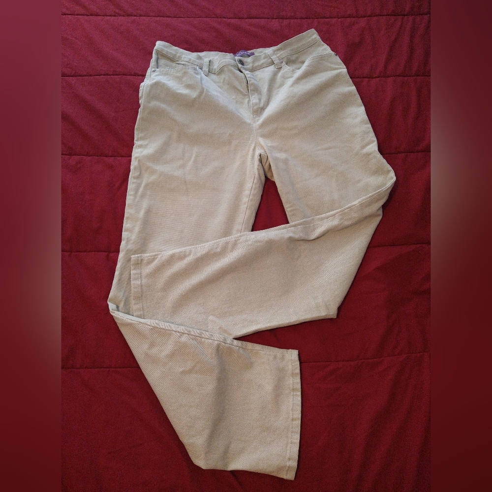 Gloria Vanderbilt Women's jeans.